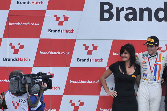 Max Koebolt podium met gridgirl